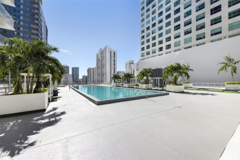 Condo in Miami, Florida, 1 bedroom № 1988067 - photo 15