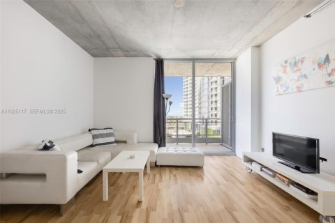 Condo in Miami, Florida, 1 bedroom № 1988067 - photo 8