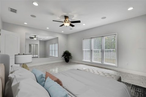 House in Spring Hill, Florida 5 bedrooms, 275.55 sq.m. № 2149476 - photo 29