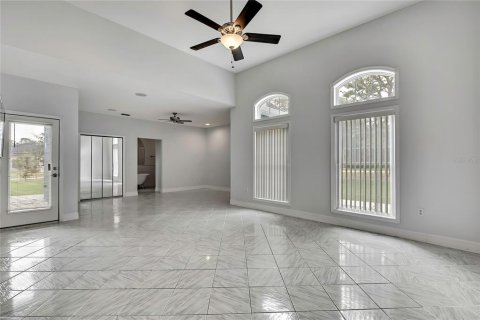 House in Spring Hill, Florida 5 bedrooms, 275.55 sq.m. № 2149476 - photo 25