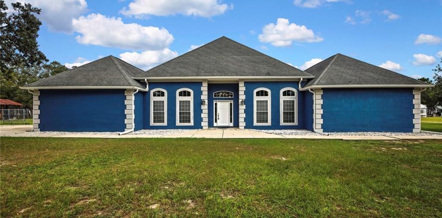 House in Spring Hill, Florida 5 bedrooms, 275.55 sq.m. № 2149476
