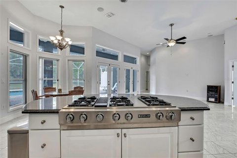 House in Spring Hill, Florida 5 bedrooms, 275.55 sq.m. № 2149476 - photo 18