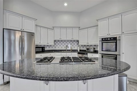 House in Spring Hill, Florida 5 bedrooms, 275.55 sq.m. № 2149476 - photo 15