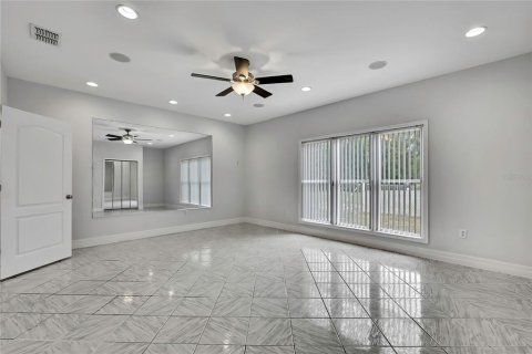 House in Spring Hill, Florida 5 bedrooms, 275.55 sq.m. № 2149476 - photo 30