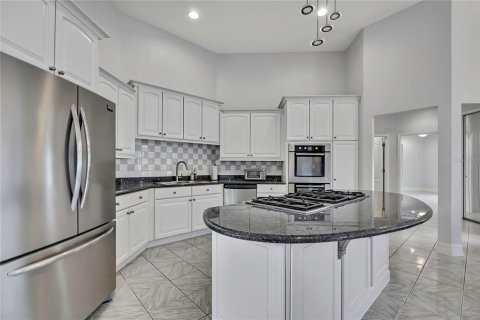 House in Spring Hill, Florida 5 bedrooms, 275.55 sq.m. № 2149476 - photo 14
