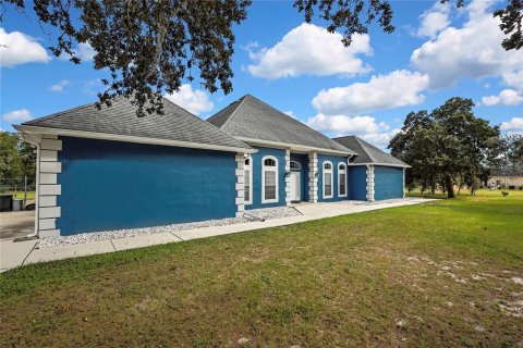House in Spring Hill, Florida 5 bedrooms, 275.55 sq.m. № 2149476 - photo 4