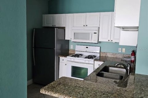 Condo in Clearwater, Florida, 2 bedrooms  № 2096105 - photo 8
