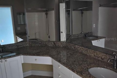 Condo in Clearwater, Florida, 2 bedrooms  № 2096105 - photo 11