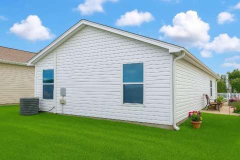 House in The Villages, Florida 2 bedrooms, 99.31 sq.m. № 1613797 - photo 2
