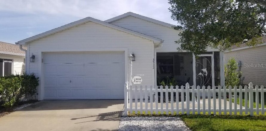 House in The Villages, Florida 2 bedrooms, 99.31 sq.m. № 1613797