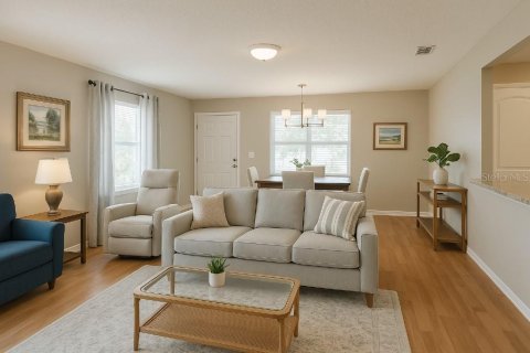 House in The Villages, Florida 2 bedrooms, 99.31 sq.m. № 1613797 - photo 4