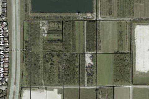 Commercial property in Homestead, Florida № 1817150 - photo 1
