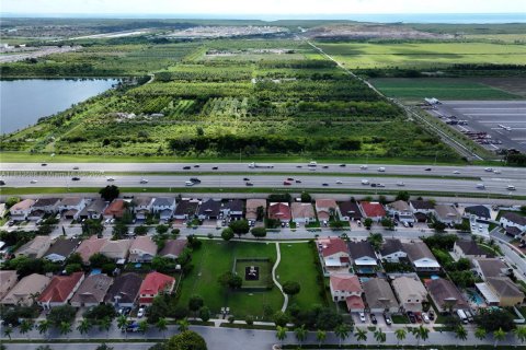 Commercial property in Homestead, Florida № 1817150 - photo 14
