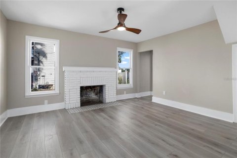 Villa ou maison à louer à Eustis, Floride: 4 chambres, 137.68 m2 № 2414978 - photo 5