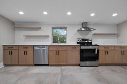 Villa ou maison à louer à Eustis, Floride: 4 chambres, 137.68 m2 № 2414978 - photo 10