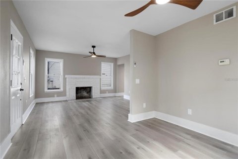 Villa ou maison à louer à Eustis, Floride: 4 chambres, 137.68 m2 № 2414978 - photo 3