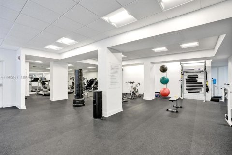 Condo in Palm Beach, Florida, 1 bedroom  № 2008721 - photo 18