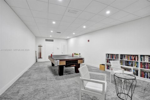 Condo in Palm Beach, Florida, 1 bedroom  № 2008721 - photo 19