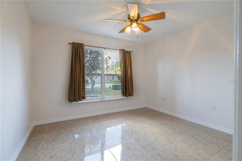 House in Davenport, Florida 4 bedrooms, 176.89 sq.m. № 1740460 - photo 4