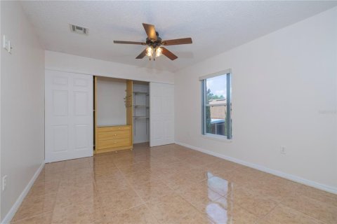 House in Davenport, Florida 4 bedrooms, 176.89 sq.m. № 1740460 - photo 18