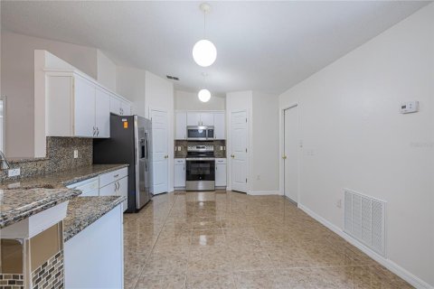 House in Davenport, Florida 4 bedrooms, 176.89 sq.m. № 1740460 - photo 26