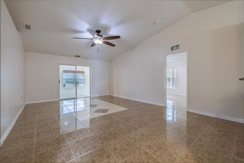 House in Davenport, Florida 4 bedrooms, 176.89 sq.m. № 1740460 - photo 24