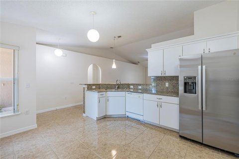 House in Davenport, Florida 4 bedrooms, 176.89 sq.m. № 1740460 - photo 29