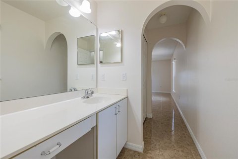 House in Davenport, Florida 4 bedrooms, 176.89 sq.m. № 1740460 - photo 17
