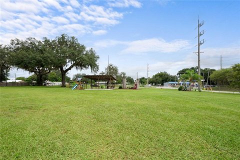 Villa ou maison à vendre à Dade City, Floride: 2 chambres, 94.76 m2 № 2353437 - photo 3