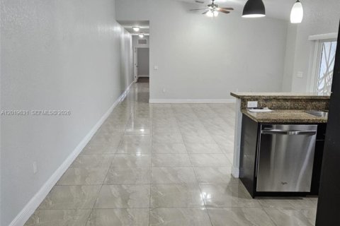 Adosado en alquiler en Fort Lauderdale, Florida, 3 dormitorios, 139.26 m2 № 2078456 - foto 6