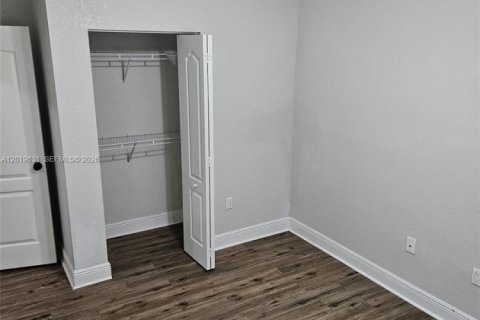 Adosado en alquiler en Fort Lauderdale, Florida, 3 dormitorios, 139.26 m2 № 2078456 - foto 13