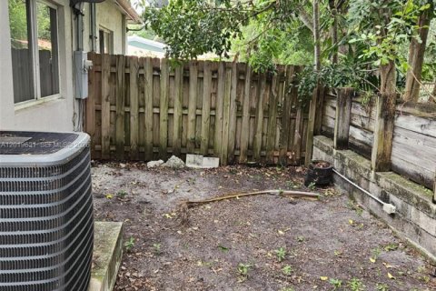 Adosado en alquiler en Fort Lauderdale, Florida, 3 dormitorios, 139.26 m2 № 2078456 - foto 18
