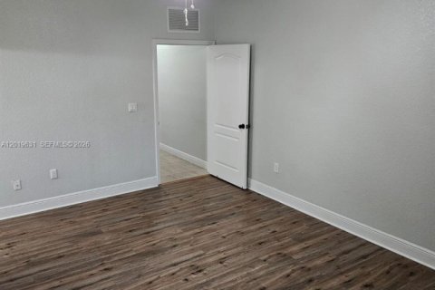 Adosado en alquiler en Fort Lauderdale, Florida, 3 dormitorios, 139.26 m2 № 2078456 - foto 12