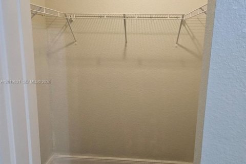 Adosado en alquiler en Fort Lauderdale, Florida, 3 dormitorios, 139.26 m2 № 2078456 - foto 16