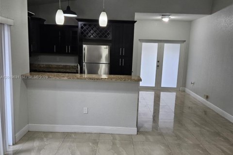 Adosado en alquiler en Fort Lauderdale, Florida, 3 dormitorios, 139.26 m2 № 2078456 - foto 5
