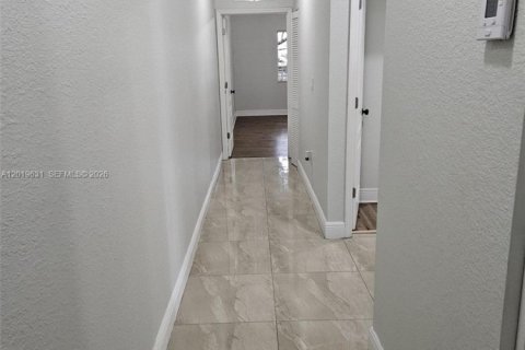 Adosado en alquiler en Fort Lauderdale, Florida, 3 dormitorios, 139.26 m2 № 2078456 - foto 10