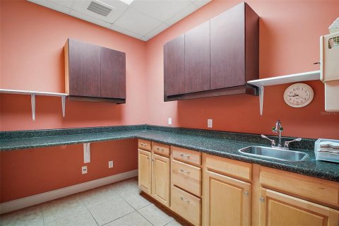 Commercial property in Mount Dora, Florida 200.67 sq.m. № 1765432 - photo 16