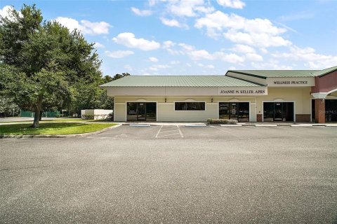 Commercial property in Mount Dora, Florida 200.67 sq.m. № 1765432 - photo 2
