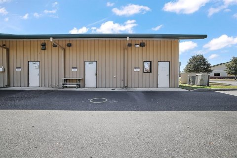 Commercial property in Mount Dora, Florida 200.67 sq.m. № 1765432 - photo 28