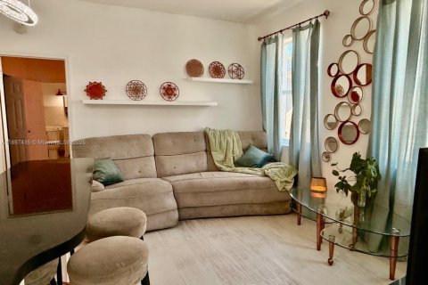 Copropriété à vendre à Miami Beach, Floride: 2 chambres, 63.17 m2 № 1949064 - photo 3