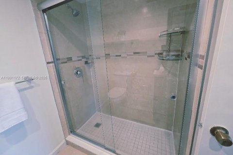 Снять в аренду квартиру в Майами, Флорида 2 спальни, 84.54м2, № 2043352 - фото 21