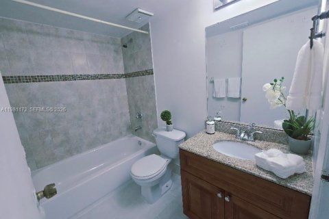 Снять в аренду квартиру в Майами, Флорида 2 спальни, 84.54м2, № 2043352 - фото 15