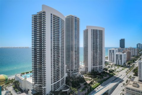 Copropriété à louer à Hallandale Beach, Floride: 1 chambre, 75.34 m2 № 1776019 - photo 21