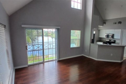 Снять в аренду кондоминиум в Тампа, Флорида 2 комнаты, 126.63м2, № 1879564 - фото 5