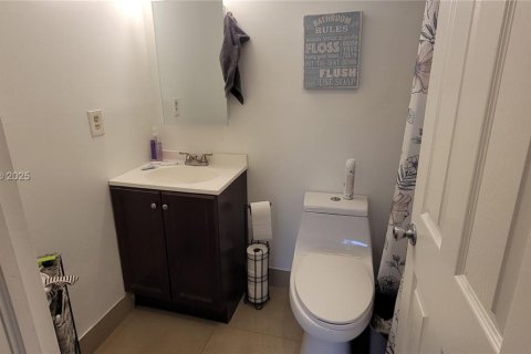 Condo in Hollywood, Florida, 1 bedroom  № 1770479 - photo 6
