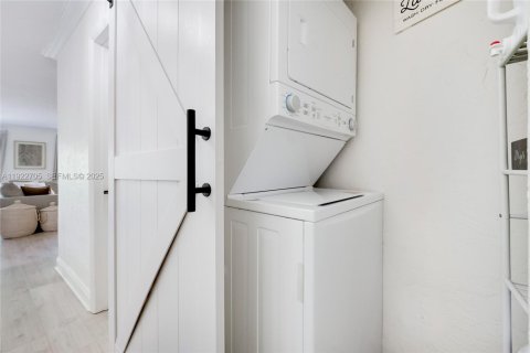 Copropriété à vendre à Pinecrest, Floride: 3 chambres, 119.84 m2 № 1976697 - photo 15