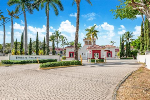 Copropriété à vendre à Pinecrest, Floride: 3 chambres, 119.84 m2 № 1976697 - photo 2