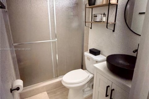 Copropriété à vendre à Pinecrest, Floride: 3 chambres, 119.84 m2 № 1976697 - photo 10