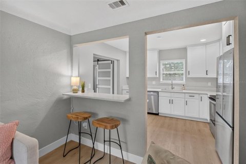 Villa ou maison à vendre à Gulfport, Floride: 2 chambres, 96.9 m2 № 2405480 - photo 11