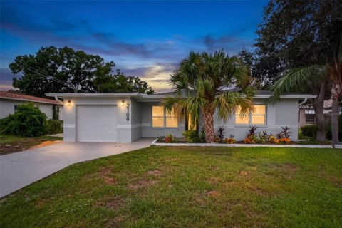 Villa ou maison à Gulfport, Floride 2 chambres, 96.9 m2 № 2405480